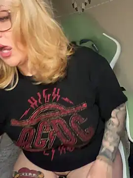 Stripchat Sex Cam for Pumpkin_bunny