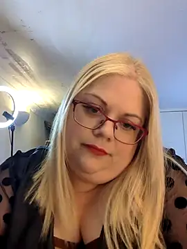 Stripchat Sex Cam for Kinkyhousewife83